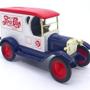 Pepsi ERTL 1923 Truck Bank Stock White & Red #7669